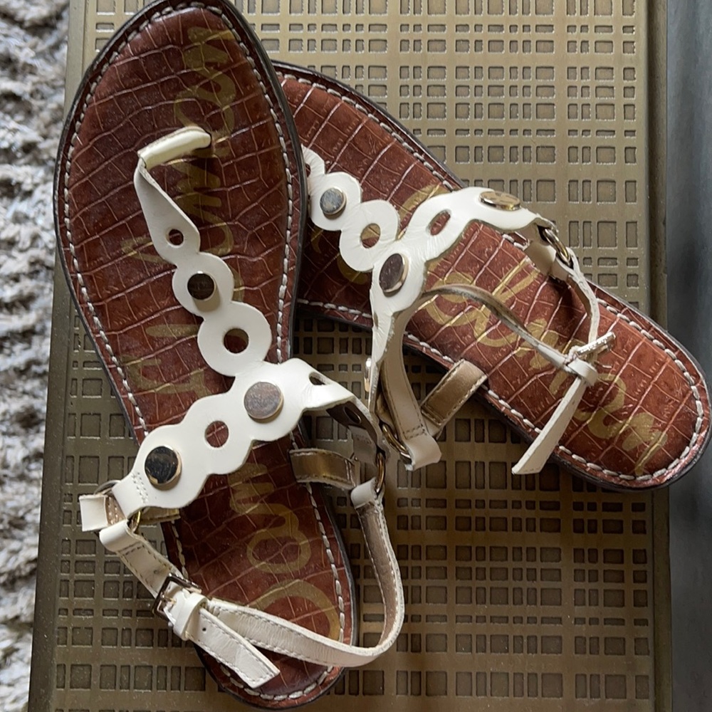 Women’s shoes